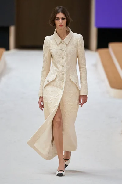 Look 7